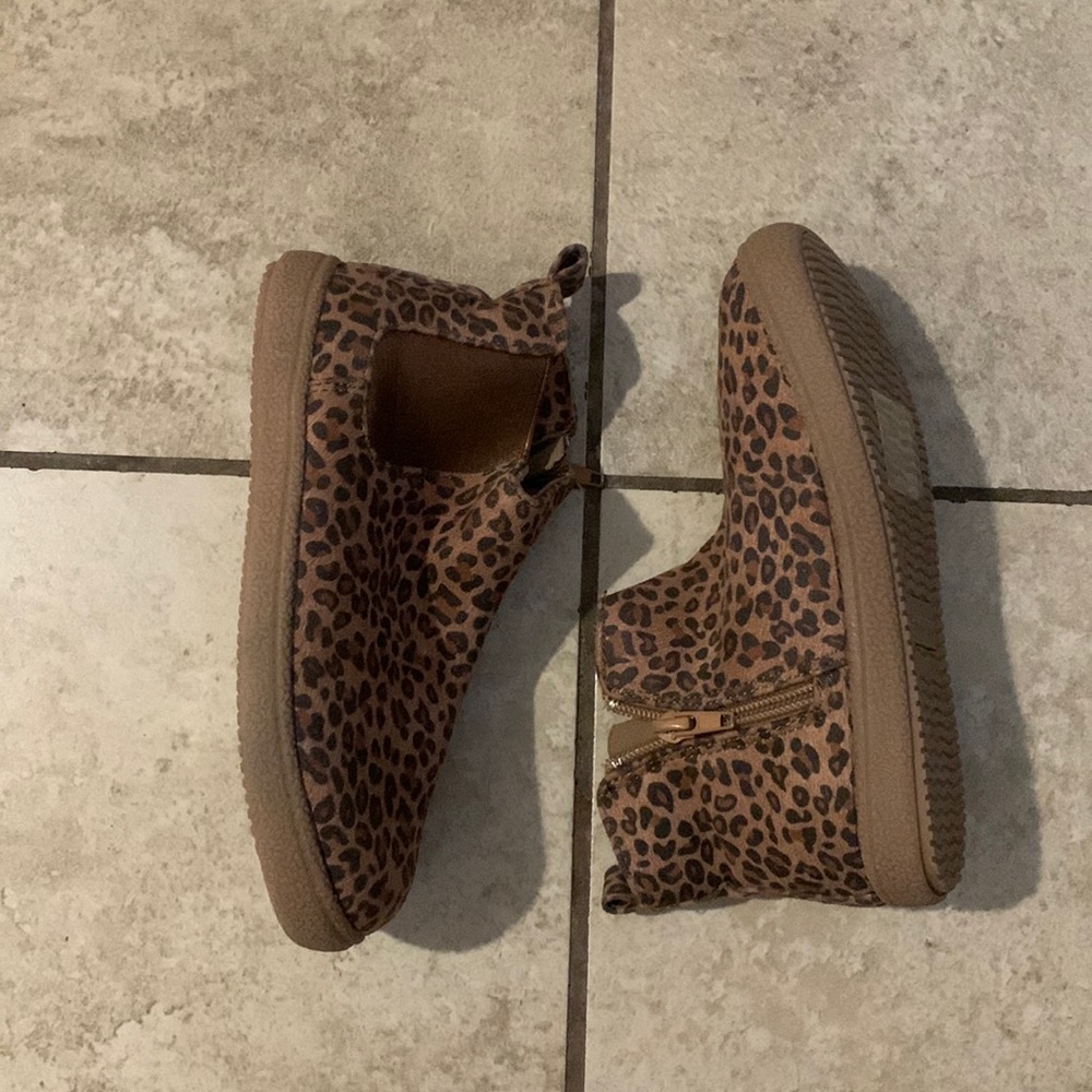 Girls Tucker + Tate cheetah boots size 12
